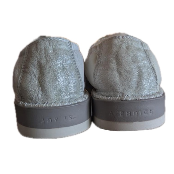 Hispanitas leather floral perforated flat white silver like new size 38 spain - Picture 6 of 7